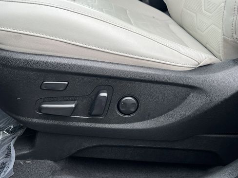 Used 2022 Kia Telluride SX w/ SX Prestige Package image 14