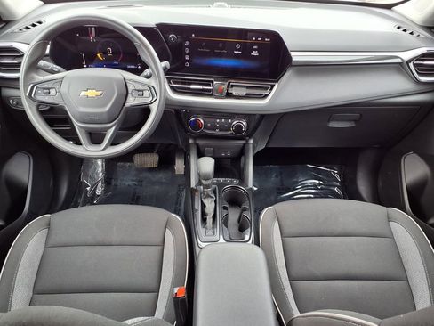 Used 2025 Chevrolet TrailBlazer LT FWD image 8