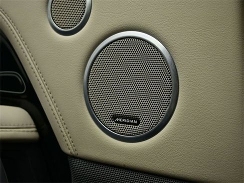 Used 2022 Land Rover Range Rover P525 Westminster Edition image 16