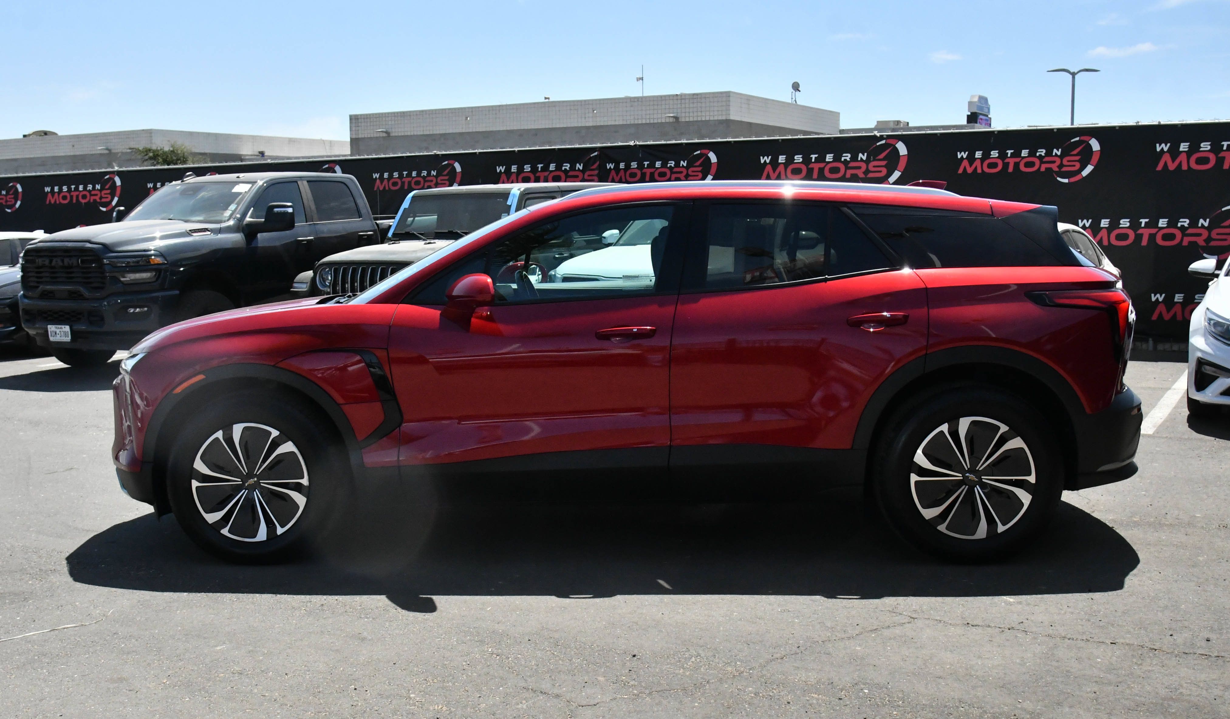 Used 2024 Chevrolet Blazer EV LT AWD/4WD image 4