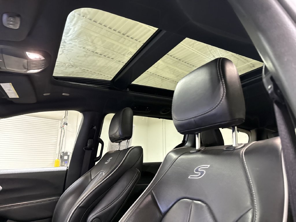 Used 2025 Chrysler Pacifica Limited FWD image 20