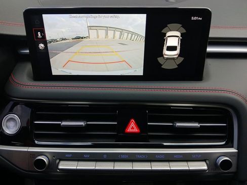 Used 2024 Genesis G70 3.3T Advanced RWD image 9