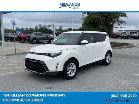 Used 2025 Kia Soul LX w/ LX Technology Package FWD image 3
