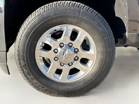 Used 2015 Chevrolet Silverado 3500 LTZ w/ LTZ Plus Package image 32