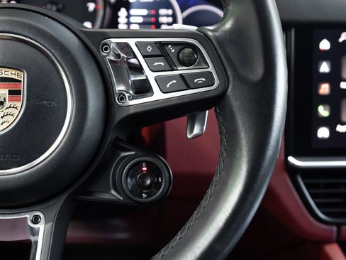 Certified 2023 Porsche Cayenne Turbo AWD/4WD image 16