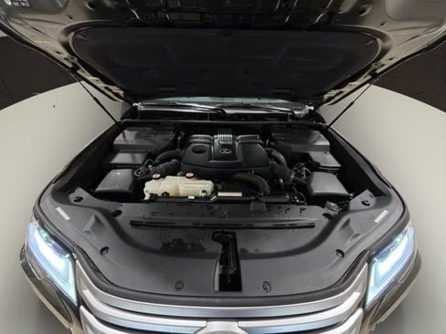 Used 2023 Lexus LX 600 4WD w/ Accessory Package (Z1) image 27