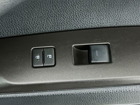 Used 2024 Toyota Camry SE image 27