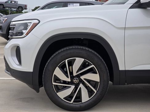New 2026 Volkswagen Atlas SE FWD image 6