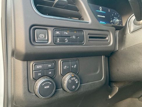 Used 2024 Chevrolet Suburban Z71 AWD/4WD image 14