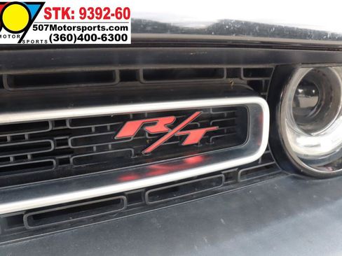 Used 2015 Dodge Challenger R/T Scat Pack w/ Leather Interior Group RWD image 12