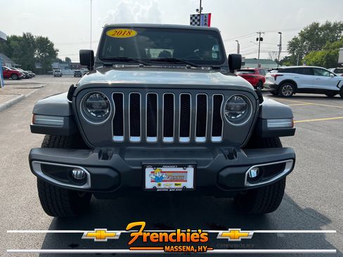 Used 2018 Jeep Wrangler Unlimited Sahara AWD/4WD image 2