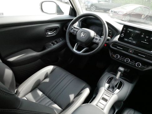 Certified 2026 Honda HR-V EX-L image 9
