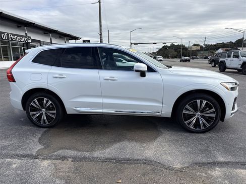 Used 2023 Volvo XC60 T8 Ultimate w/ Climate Package image 6