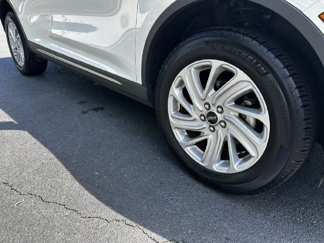 Certified 2024 Lincoln Corsair AWD image 11