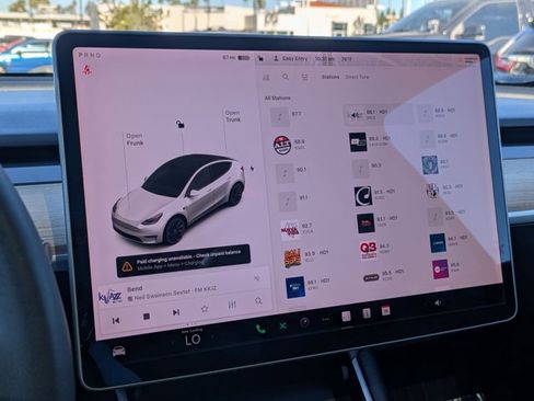 Used 2020 Tesla Model Y Long Range image 15