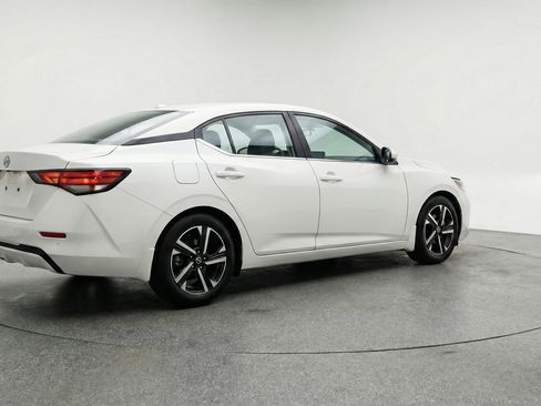 Used 2025 Nissan Sentra SV FWD image 9