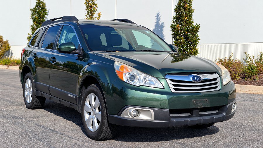 Used 2011 Subaru Outback 2.5i Premium w/ All-Weather Pkg AWD/4WD image 1