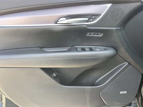Used 2017 Cadillac XT5 Premium Luxury AWD/4WD image 30