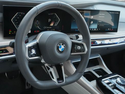 Certified 2023 BMW 760i xDrive AWD/4WD image 9