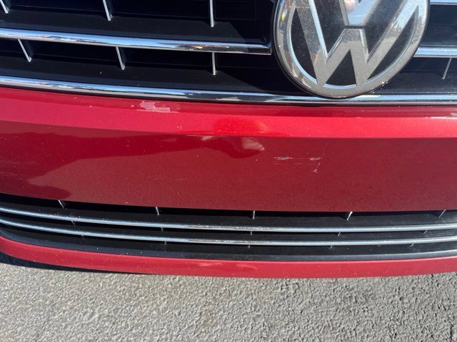 Used 2017 Volkswagen Passat 1.8T R-Line FWD image 3