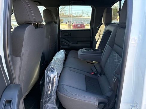 Used 2026 Nissan Frontier SV w/ All-Weather Content Package AWD/4WD image 24