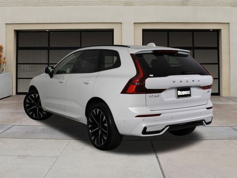 New 2026 Volvo XC60 B5 Ultra w/ Climate Package PRO image 3