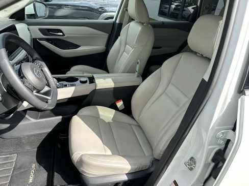 Used 2021 Nissan Rogue SL w/ Premium Package AWD/4WD image 3
