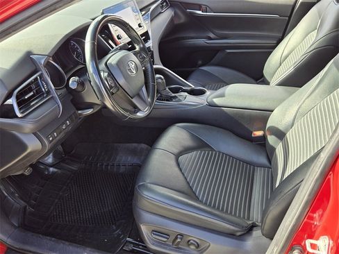 Used 2021 Toyota Camry SE image 11