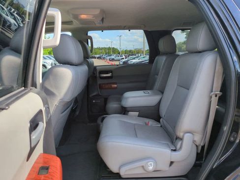 Used 2018 Toyota Sequoia Platinum AWD/4WD image 14