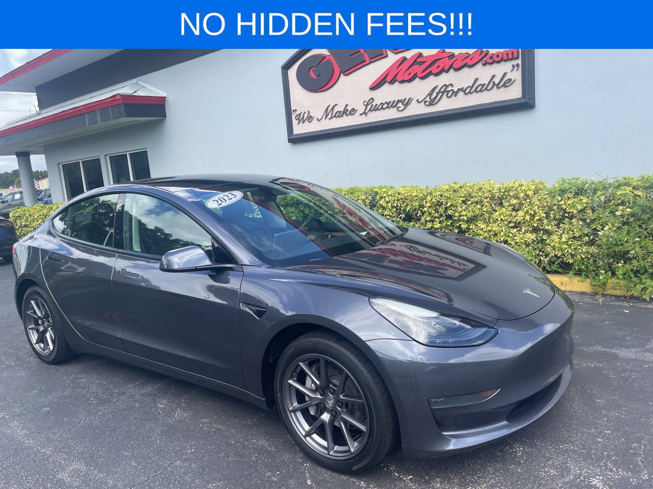 Used 2023 Tesla Model 3 Standard Range RWD image 1