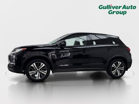 Used 2022 Mitsubishi Outlander Sport ES FWD image 2