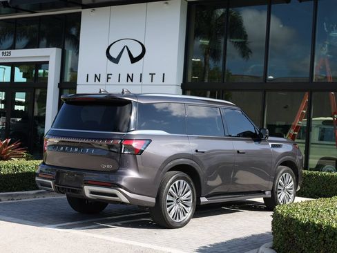 Certified 2025 INFINITI QX80 Luxe RWD image 4