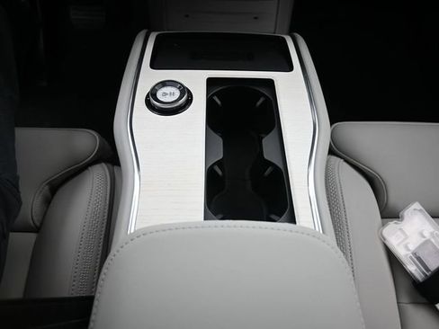 New 2025 Volvo EX90 Ultra image 13