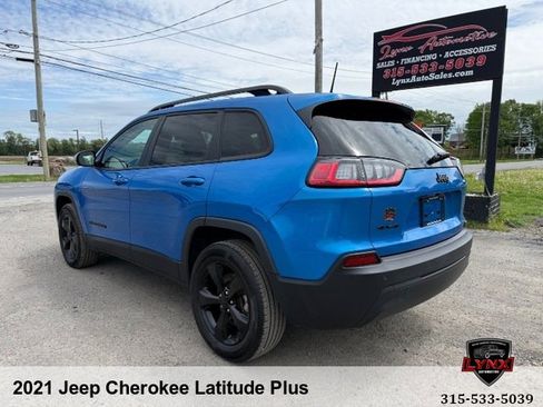 Used 2021 Jeep Cherokee Latitude Plus AWD/4WD image 4