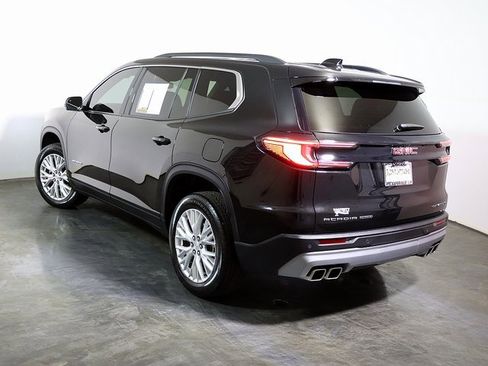 Used 2024 GMC Acadia Elevation image 2