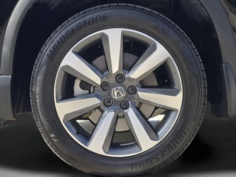 Certified 2025 Honda Pilot Touring image 32