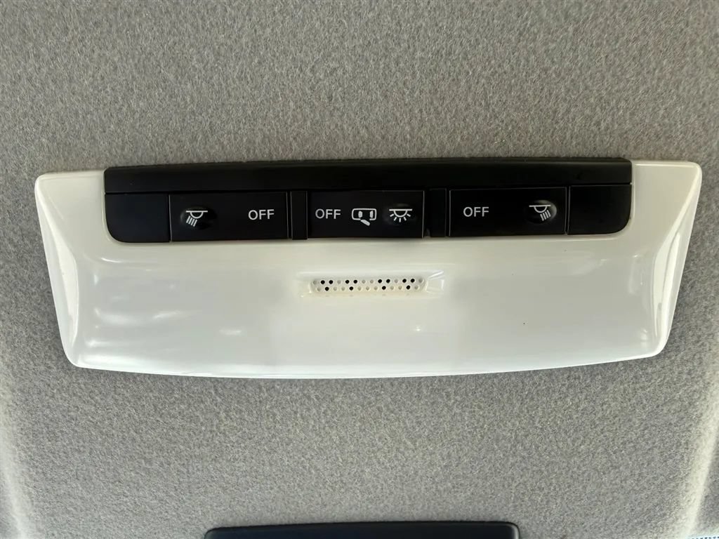 Used 2021 Nissan Kicks SV FWD image 16