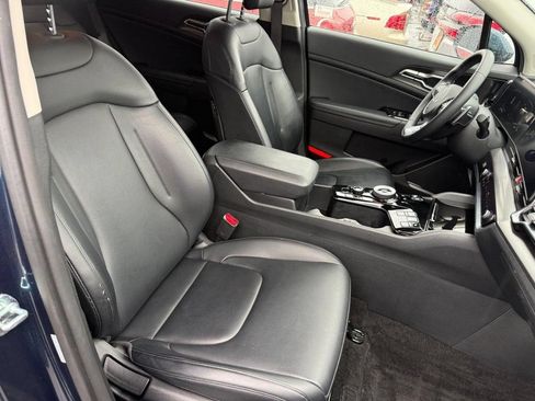 Used 2025 Kia Sportage EX AWD/4WD image 6