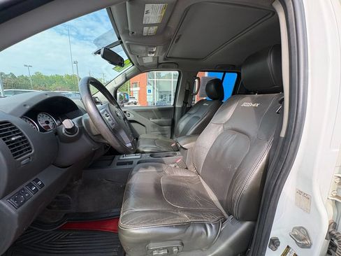 Used 2017 Nissan Frontier PRO-4X w/ Pro-4x Luxury Package AWD/4WD image 6