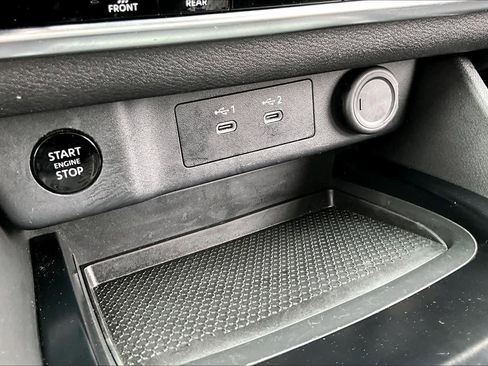 Certified 2025 Nissan Rogue SV image 35