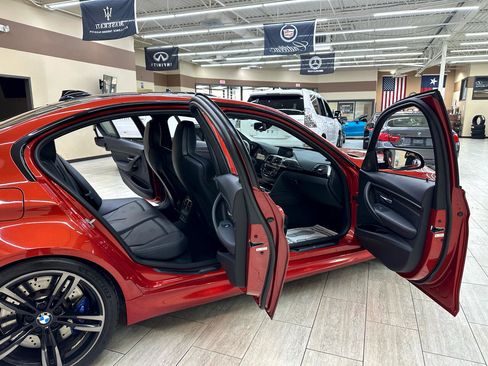Used 2018 BMW M3 image 11