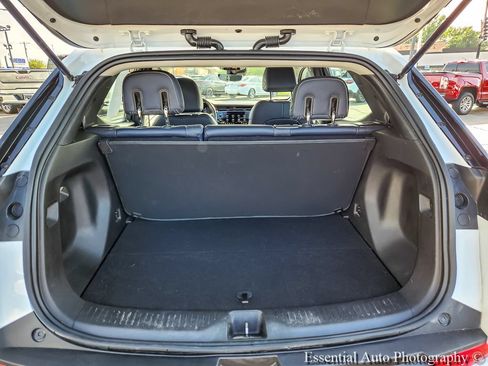 Used 2023 Chevrolet Bolt EUV Premier w/ Sun & Sound Package FWD image 18