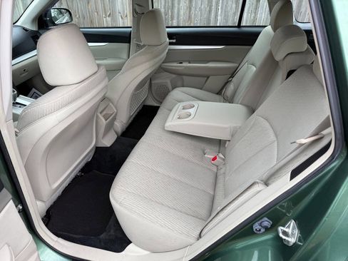 Used 2011 Subaru Outback 2.5i image 9