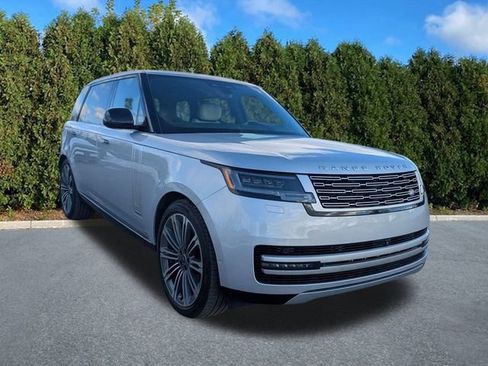 Used 2025 Land Rover Range Rover Long Wheelbase Autobiography image 3