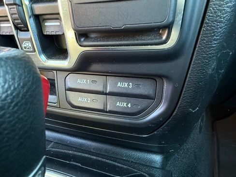 Used 2021 Jeep Gladiator Sport image 22