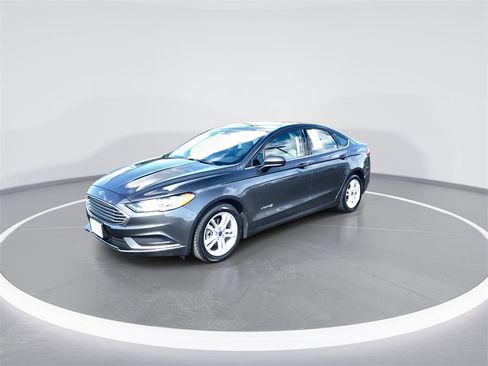 Used 2018 Ford Fusion S image 4