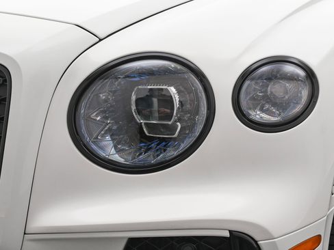 Used 2025 Bentley Flying Spur Plug-In Hybrid AWD/4WD image 29