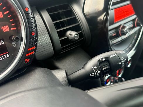 Used 2015 MINI Cooper 4-Door Hardtop image 38