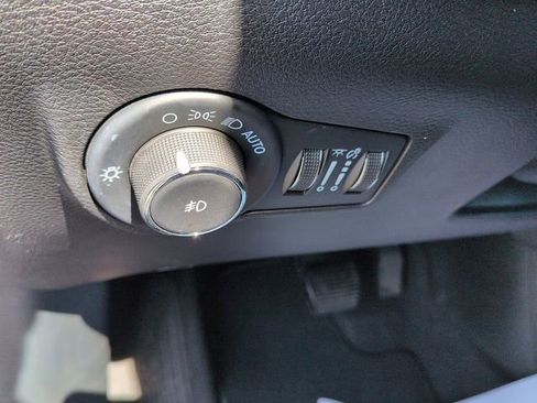 Used 2025 Jeep Compass Latitude AWD/4WD image 16