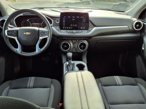 Used 2025 Chevrolet Blazer LT AWD/4WD image 12